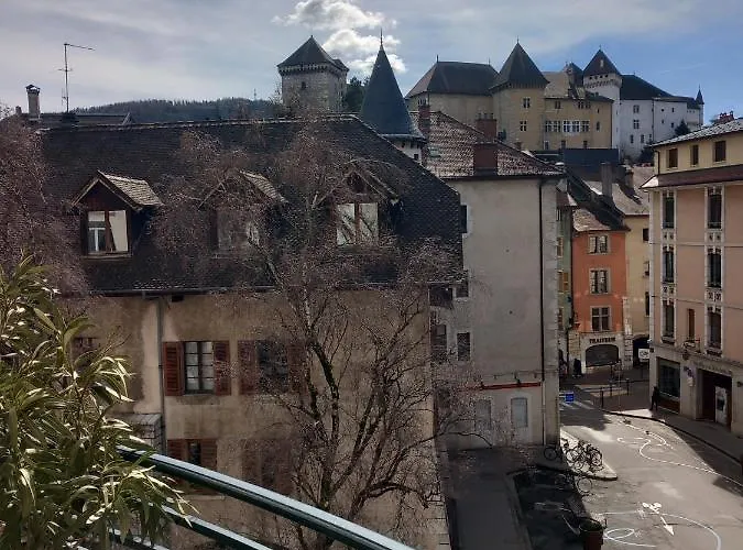 Le Chappuisien Charme Et Luxe En Vieille Ville